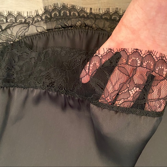 Black silky cami tank - Picture 4 of 5